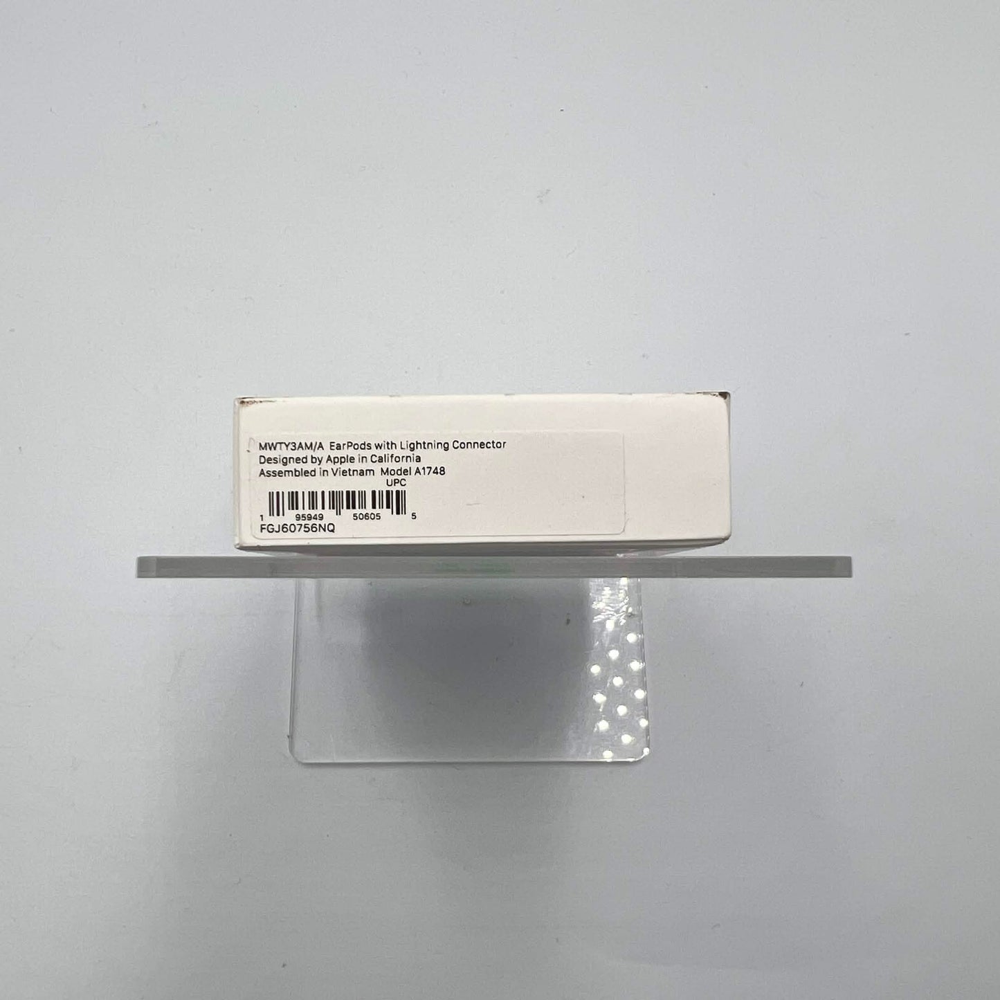 New Apple Earpods Lightning White A1748 lightning Earbuds