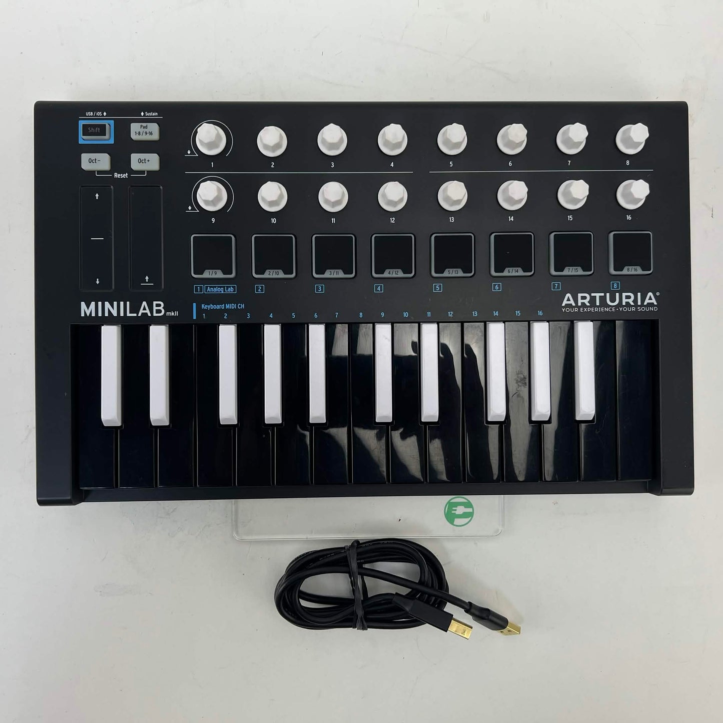 Arturia MiniLab MKII compact, portable 25-key USB MIDI controller 2AA6ZZ0D