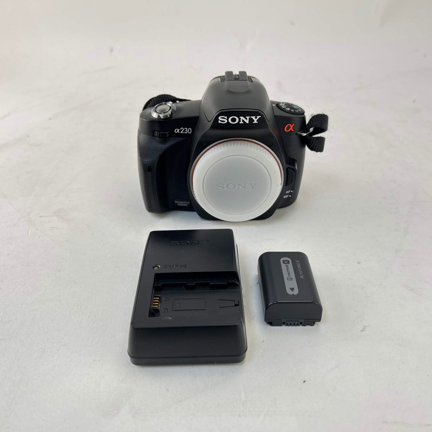 Sony Alpha A230 10.2MP Digital SLR DSLR Camera 6577 Shutter Count