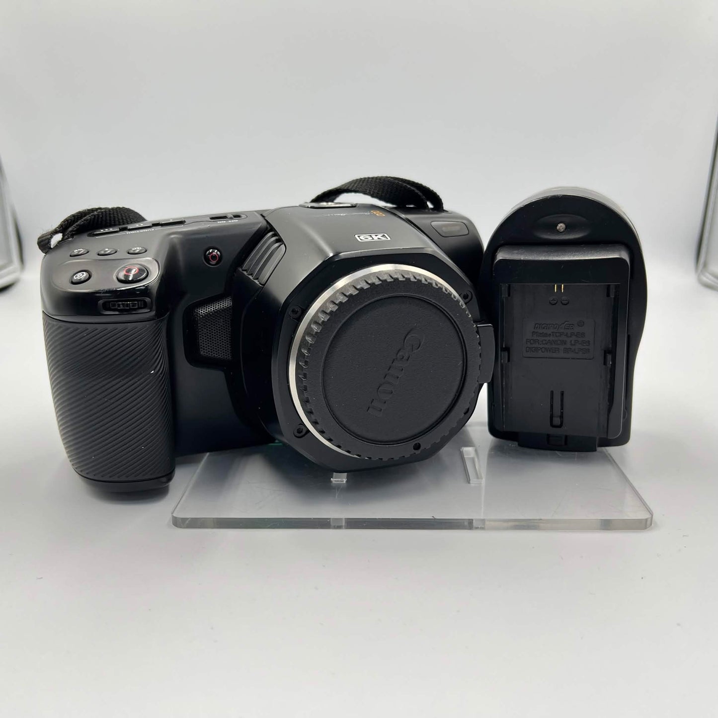 Blackmagic Design Pocket 6k 209-J00204 21.2MP Canon EF mount Cinema Camera