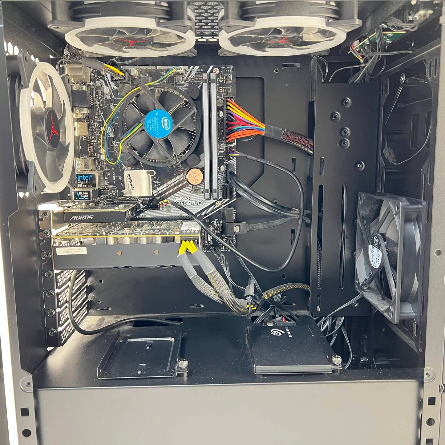 Custom PC Core i5-9400F 2.90GHz 16GB RAM 500GB SSD pny GeForce GTX 1660
