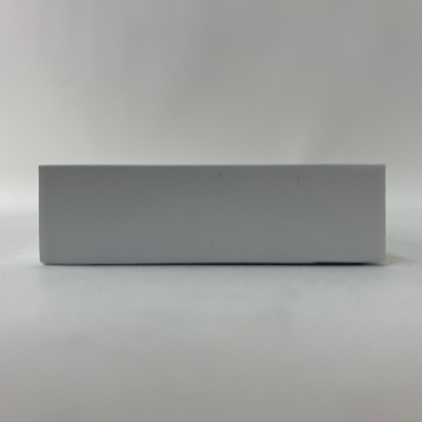 New Unlocked Apple Watch SE 2nd Gen 40MM Starlight Aluminum MNU03LL/A