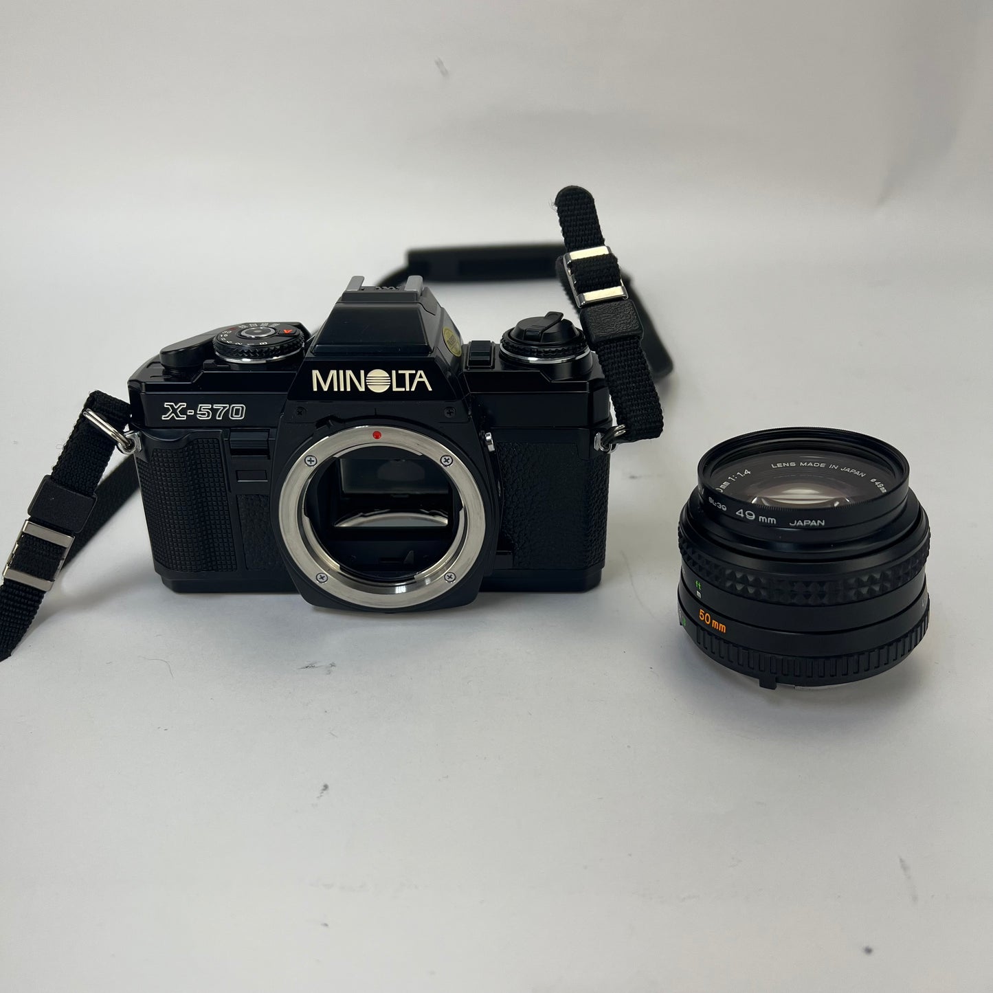 Minolta x-570 Instant Camera