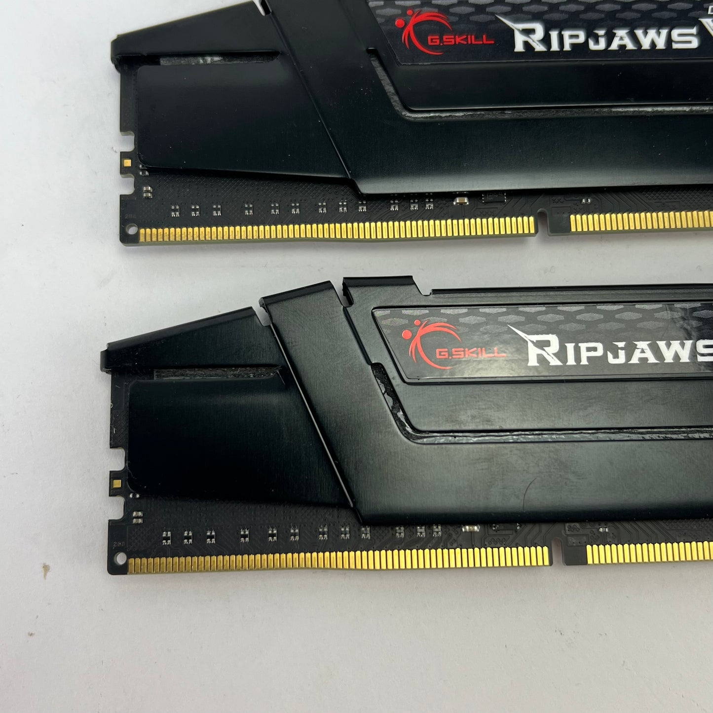 G.Skill RipJaws V 16GB (2x8GB) DDR4 3200MT/s F4-3200C16D-16GVKB