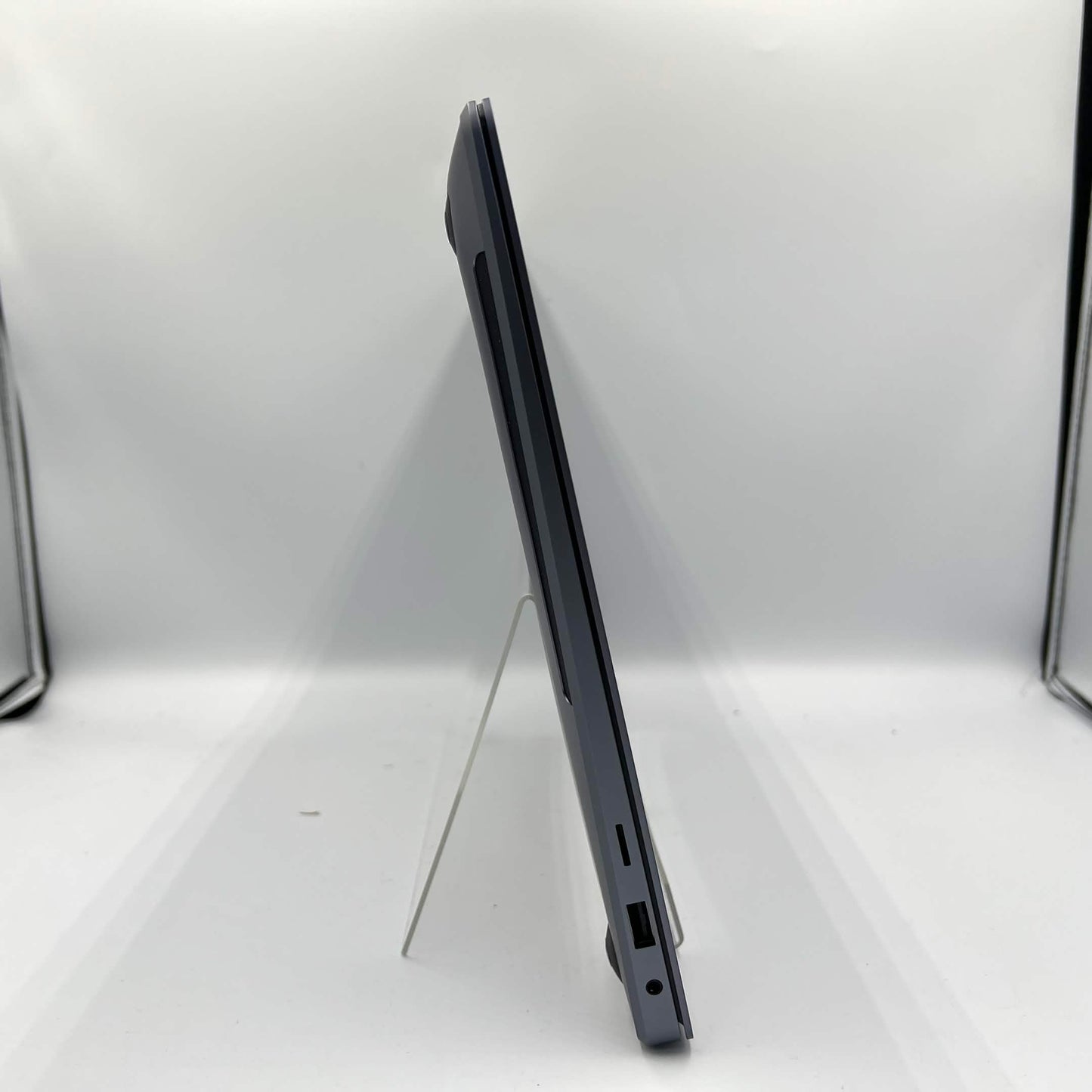 Samsung Galaxy Book4 Ultra NP960XGL 16" Core Ultra 9 185H 2.5GHz 32GB RAM 1TB SSD GeForce RTX 4070
