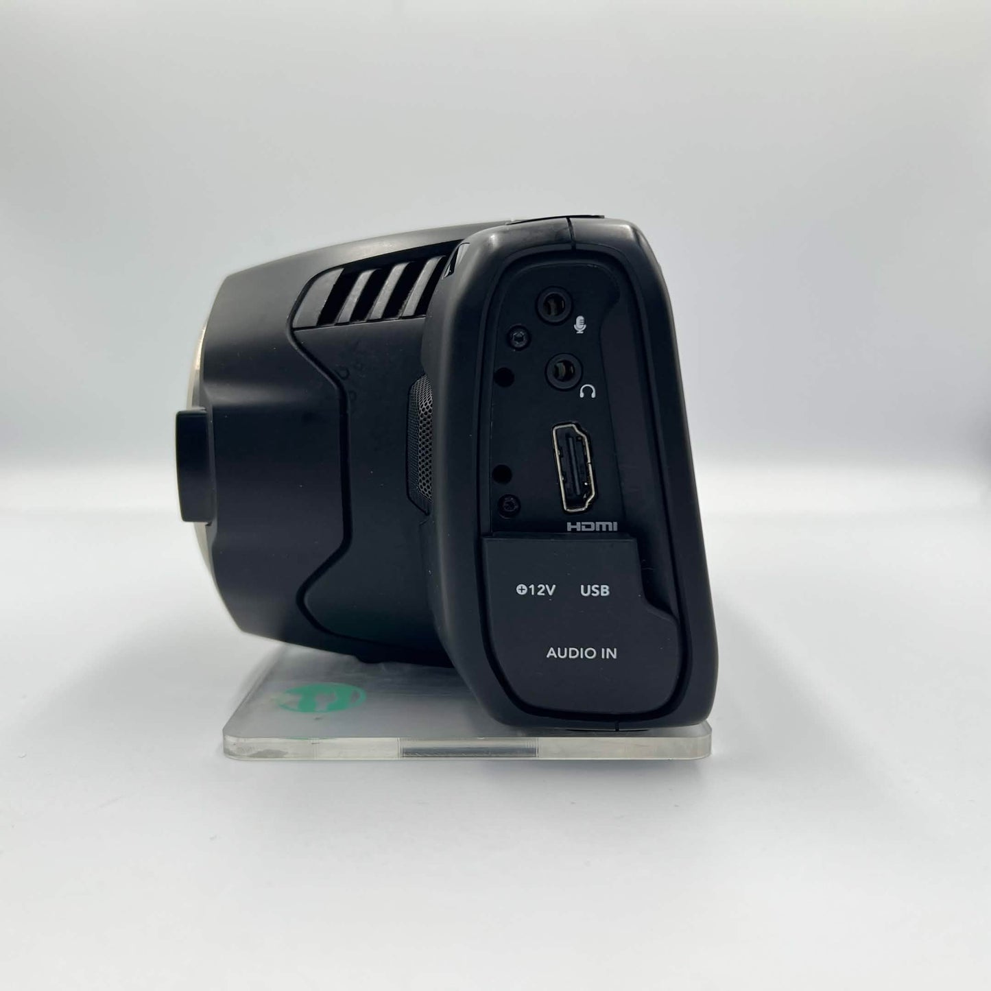 Blackmagic Pocket Cinima 4k BM-CINECAMPOCHDEF6K 21.2mp EF-Mount Cinema Camera