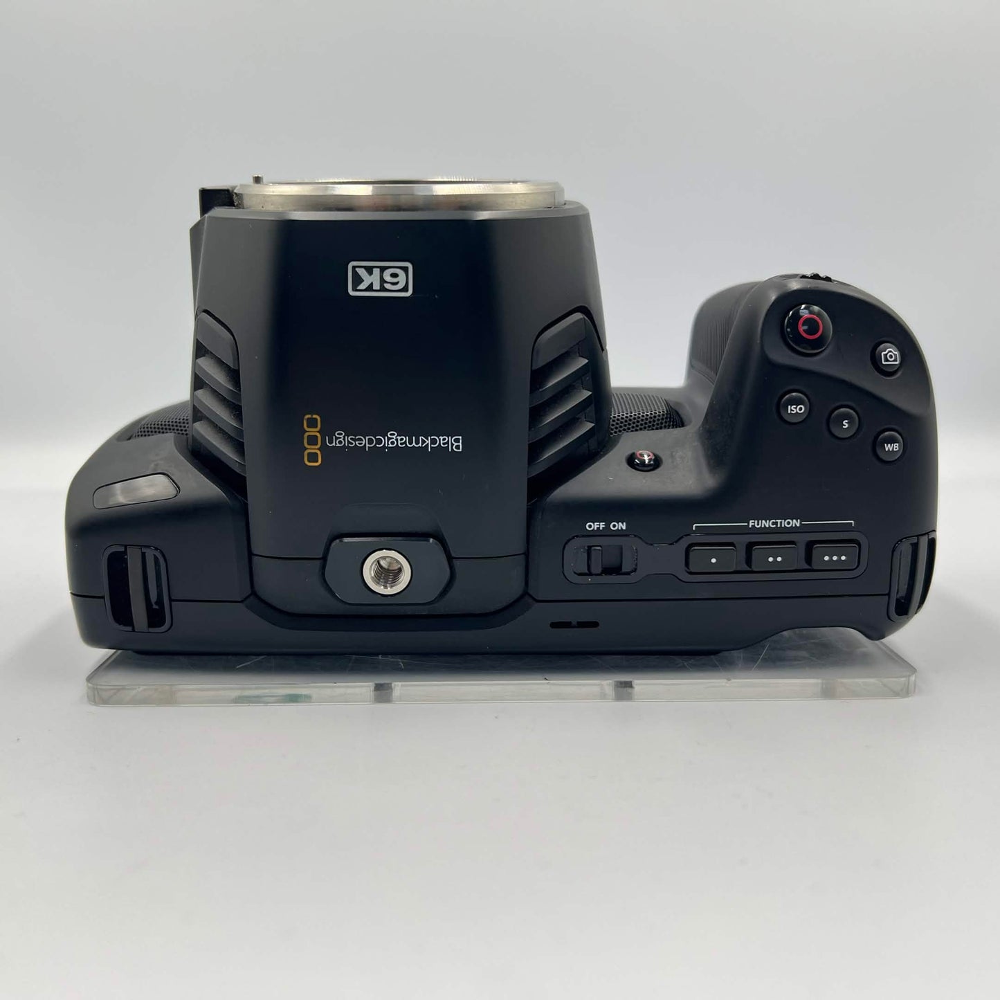 Blackmagic Pocket Cinima 4k BM-CINECAMPOCHDEF6K 21.2mp EF-Mount Cinema Camera