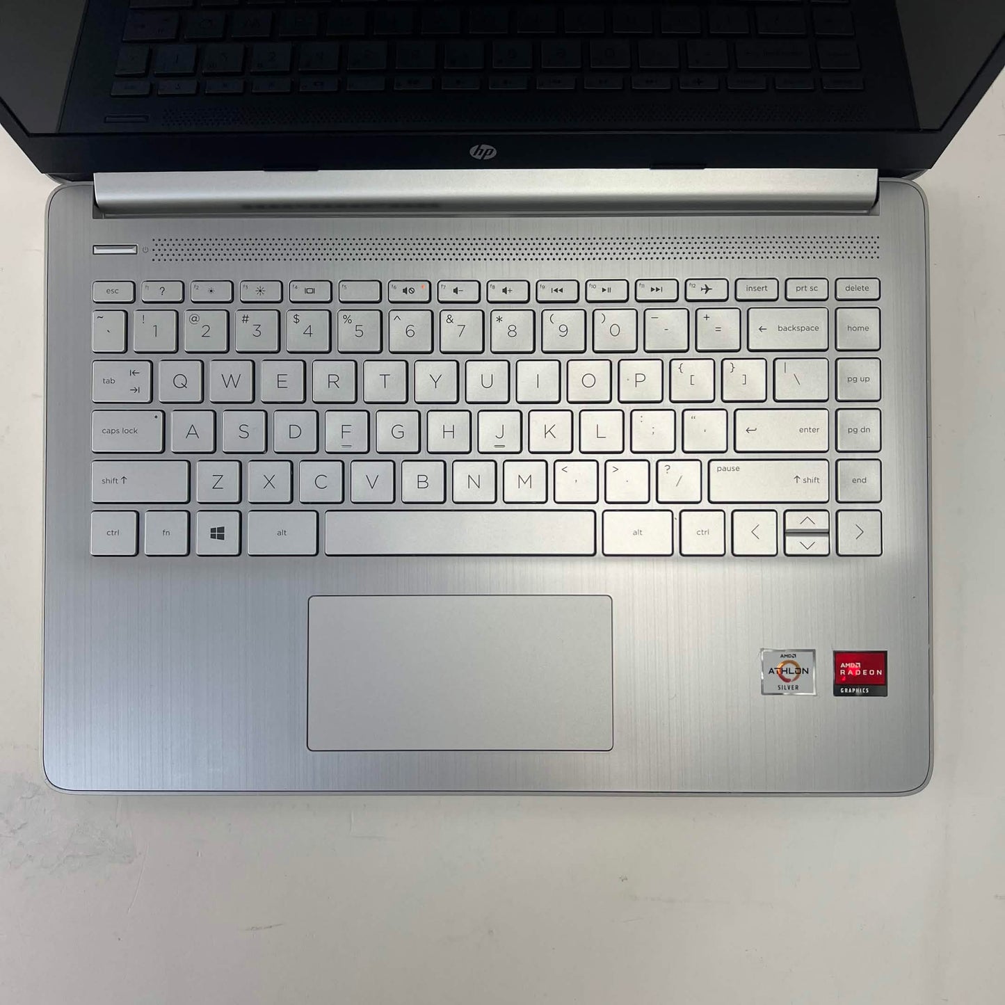 [CRACKED SIDE] HP 14-FQ0045NR 14-FQ0045NR 14" Athlon Silver 3050U 3.2GHz 4GB RAM 60GB SSD