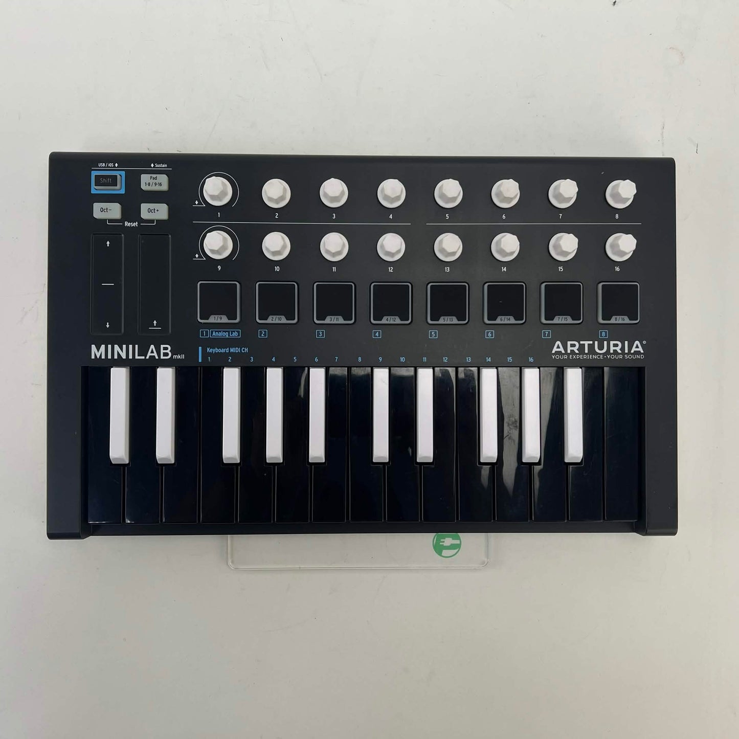 Arturia MiniLab MKII compact, portable 25-key USB MIDI controller 2AA6ZZ0D
