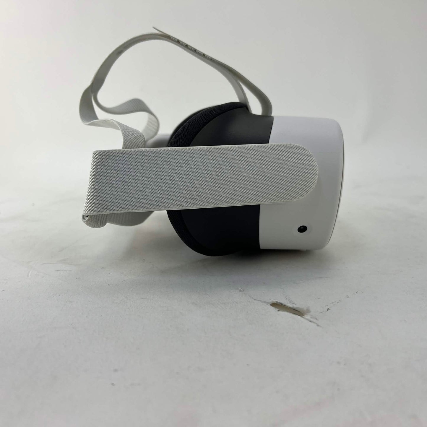 Meta Quest 3S 128GB Standalone All-in-One VR Headset P97