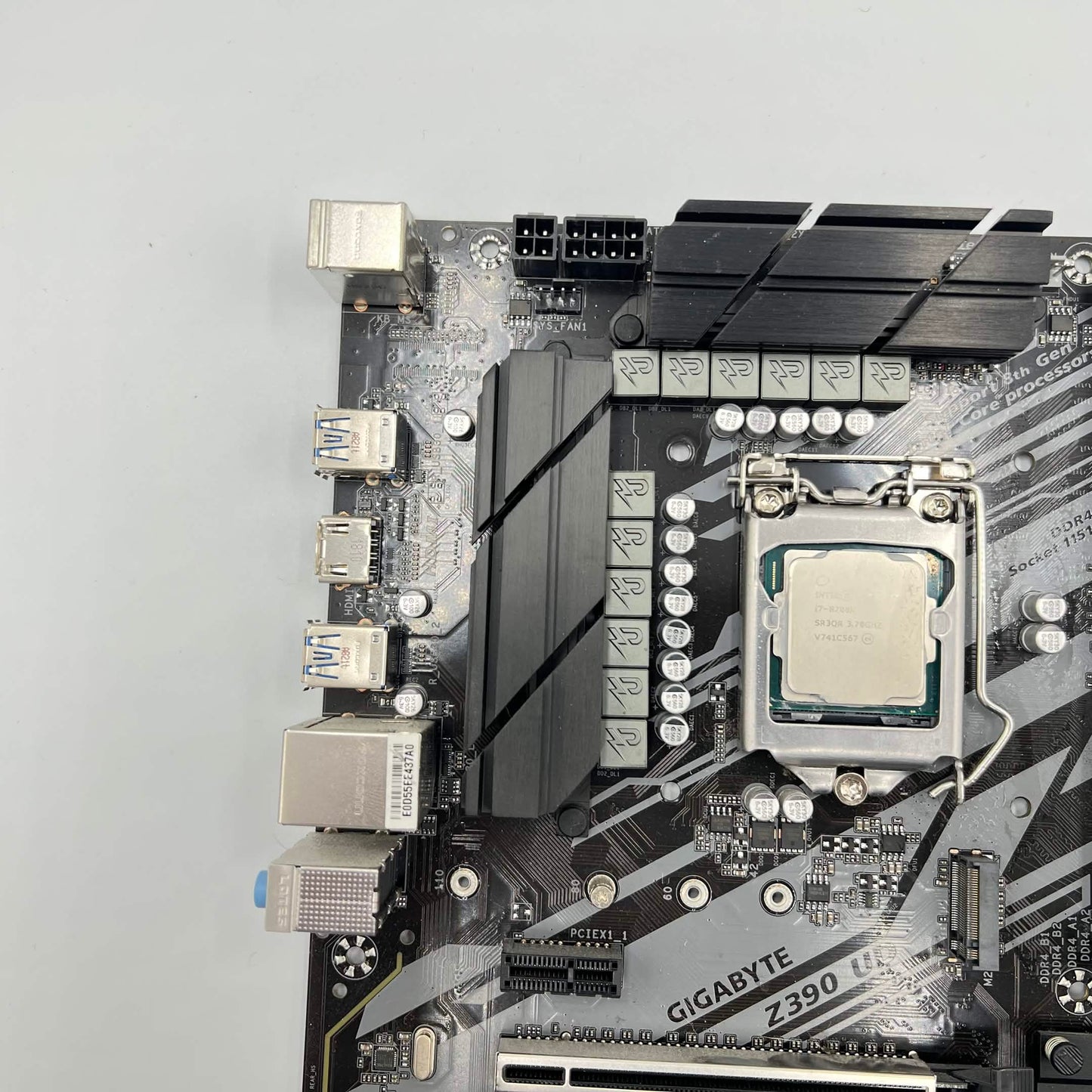 Gigabyte Z390 UD LGA 1151 Intel Core i7-8700K 6 Core 3.70GHz ATX