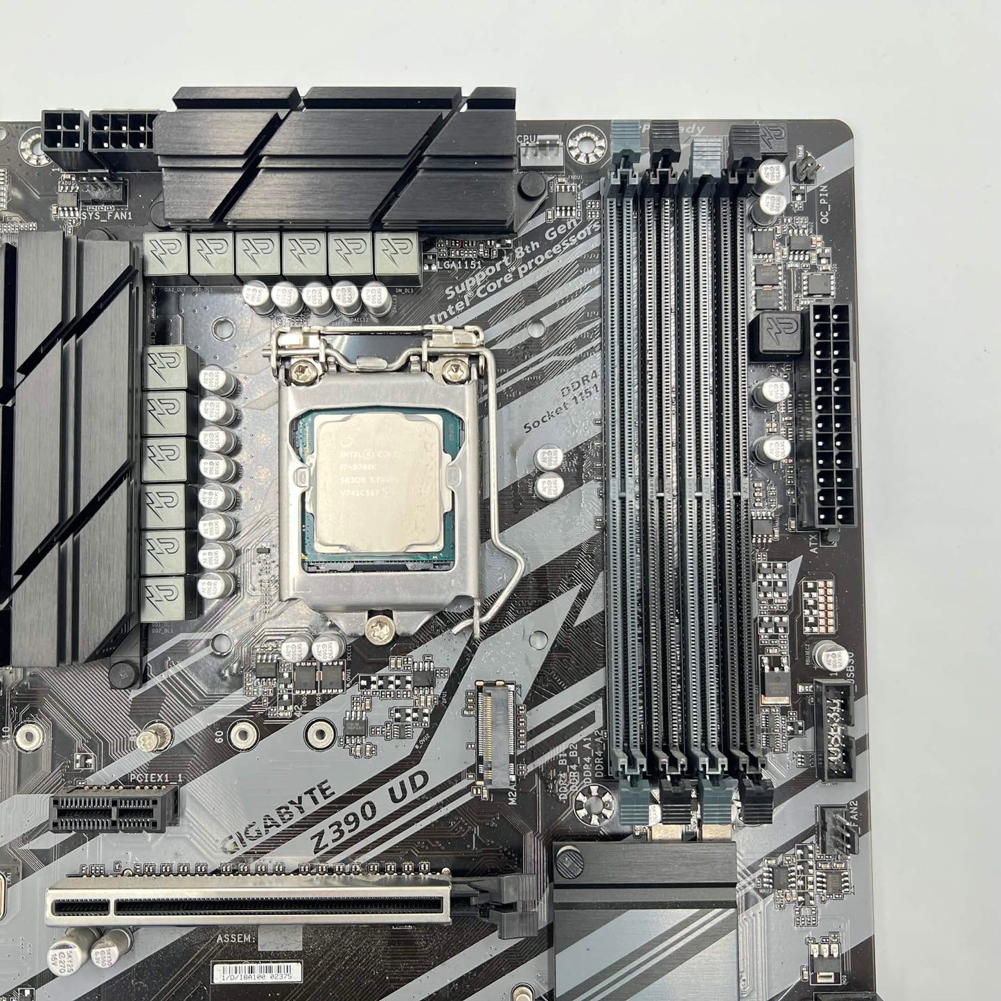 Gigabyte Z390 UD LGA 1151 Intel Core i7-8700K 6 Core 3.70GHz ATX