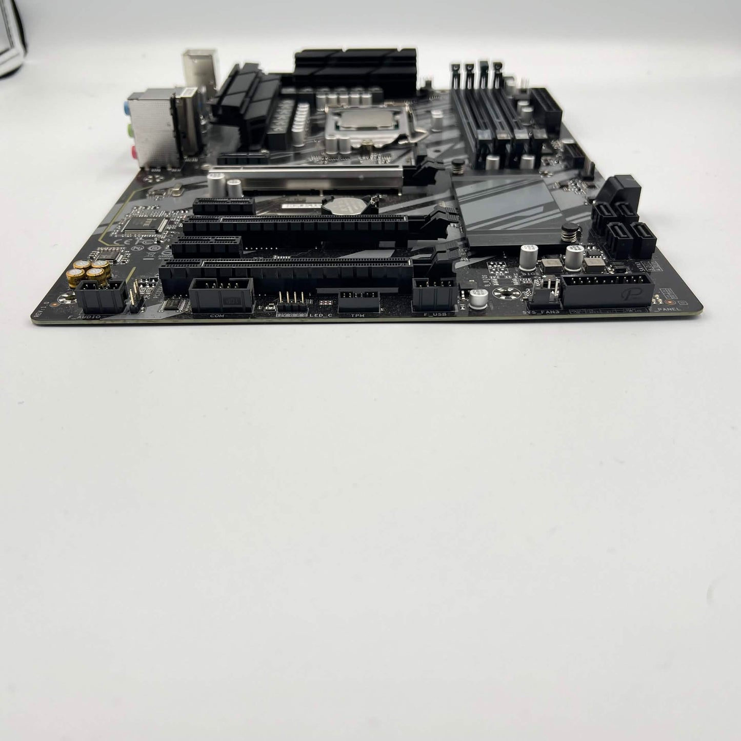 Gigabyte Z390 UD LGA 1151 Intel Core i7-8700K 6 Core 3.70GHz ATX