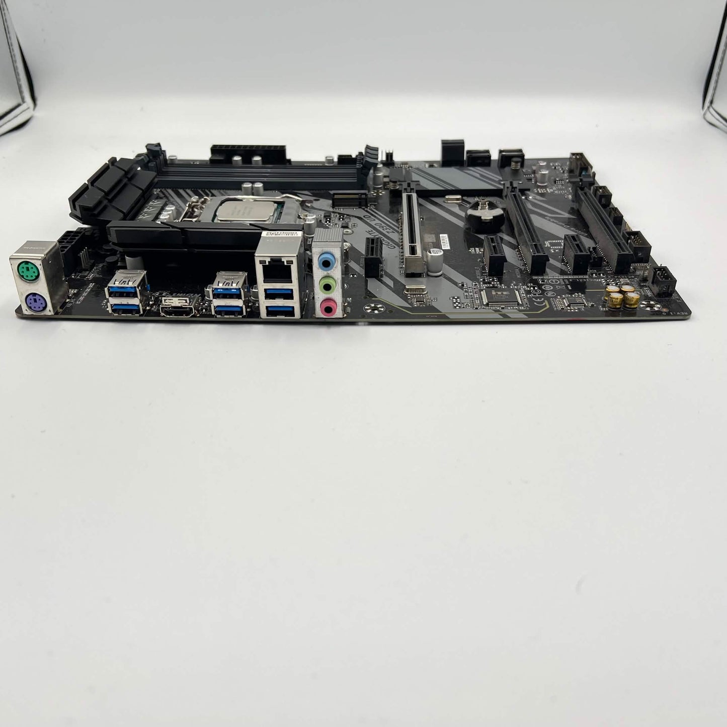 Gigabyte Z390 UD LGA 1151 Intel Core i7-8700K 6 Core 3.70GHz ATX
