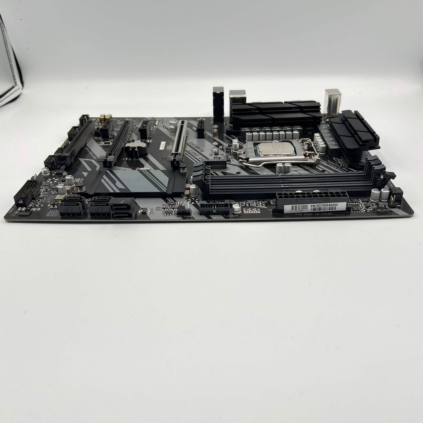 Gigabyte Z390 UD LGA 1151 Intel Core i7-8700K 6 Core 3.70GHz ATX
