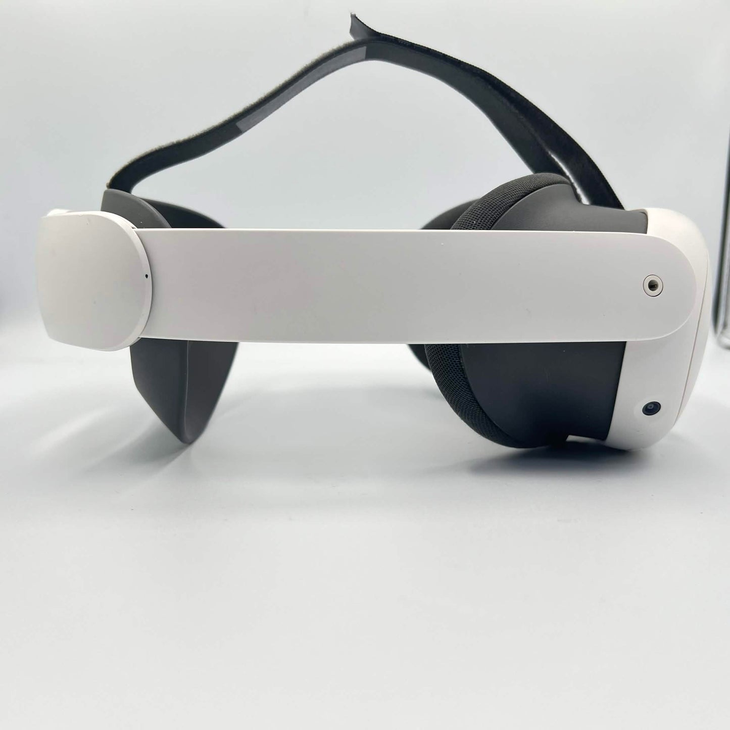Meta Quest 3 128GB Standalone All-in-One VR Headset S3A Read