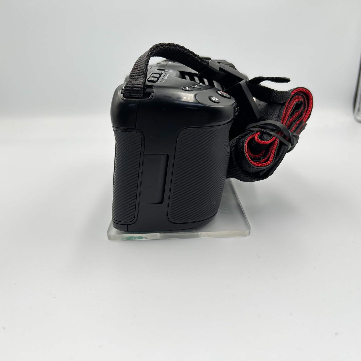 Blackmagic Design Pocket 6k 209-J00204 21.2MP Canon EF mount Cinema Camera