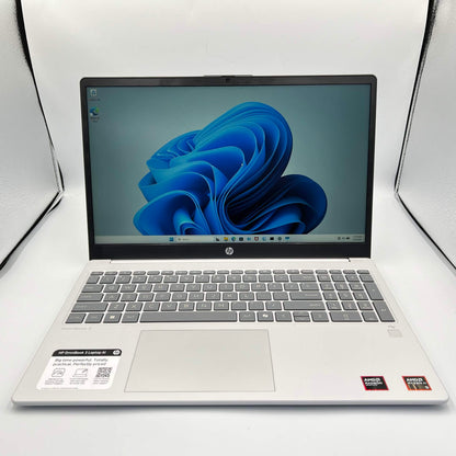 HP OmniBook 3 C20WBA#ABA 15.6" Ryzen AI 5 330 2.0GHz 16GB RAM 512GB SSD GeForce 820M