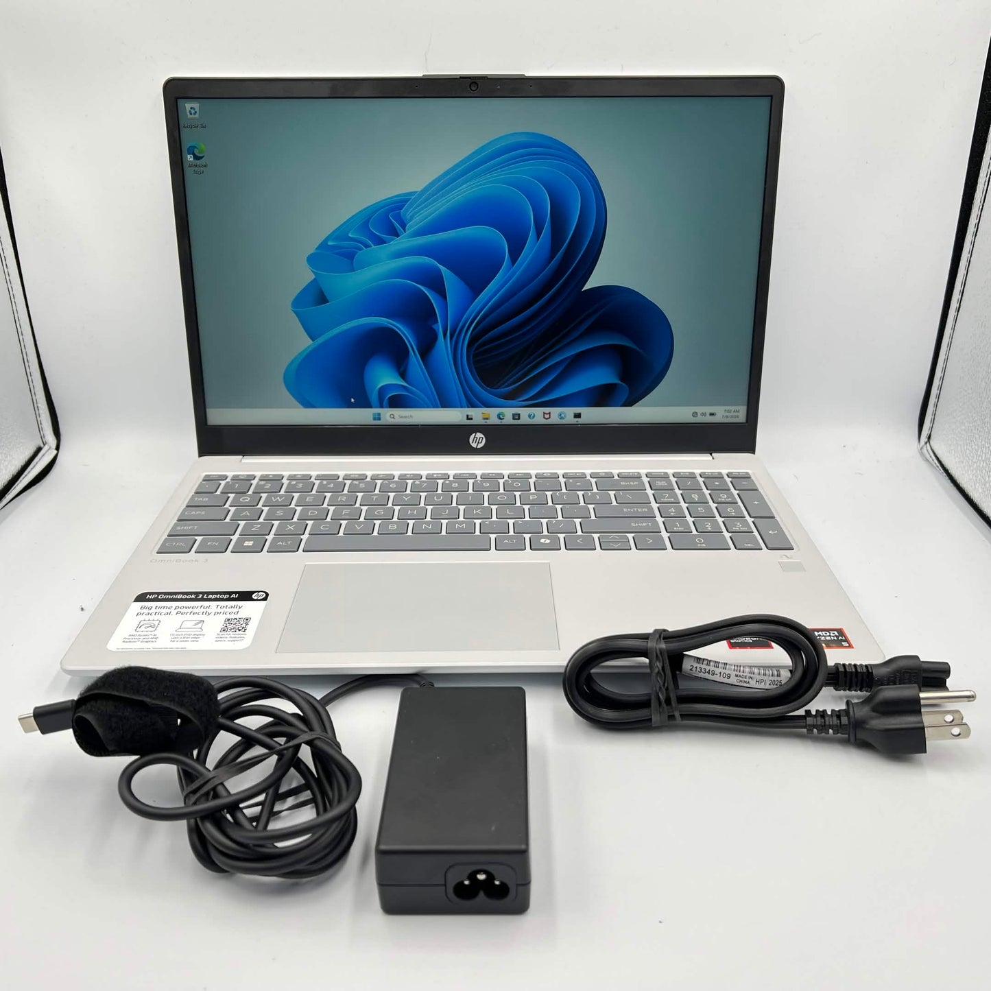 HP OmniBook 3 C20WBA#ABA 15.6" Ryzen AI 5 330 2.0GHz 16GB RAM 512GB SSD GeForce 820M