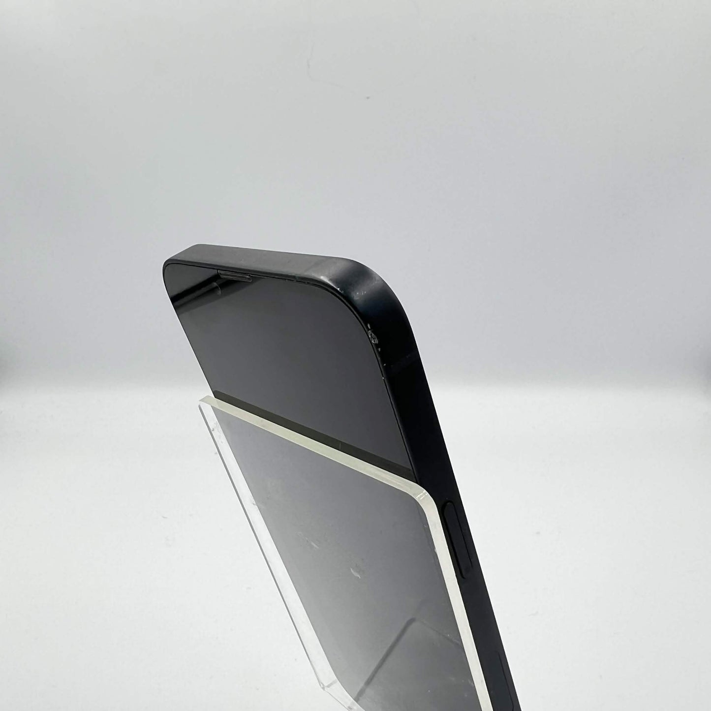 Factory Unlocked Apple iPhone 13 6.1" ML933LL/A