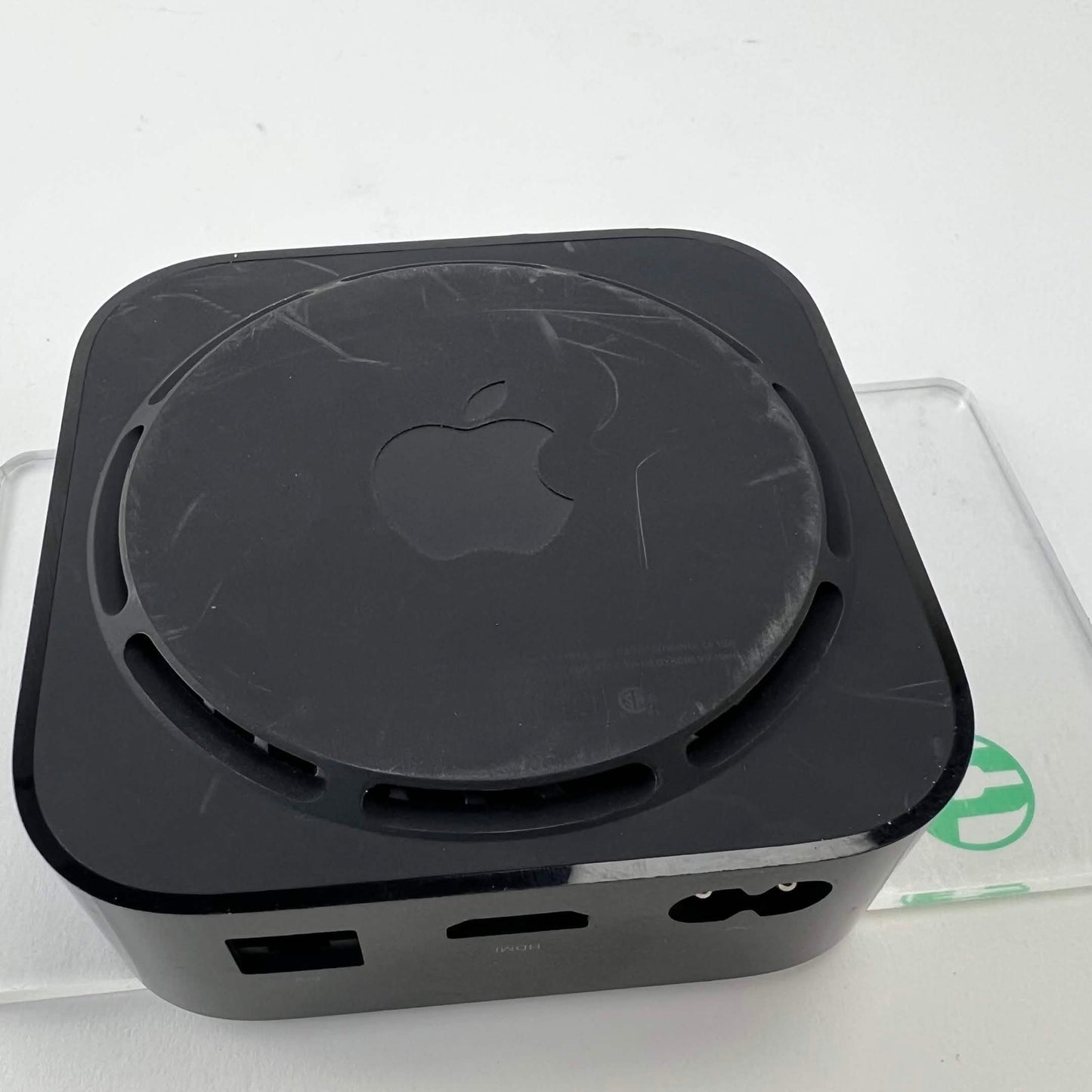 Apple TV 4K 1st Gen 32GB Digital HD Media Streamer MQD22LL/A WiFi + Ethernet