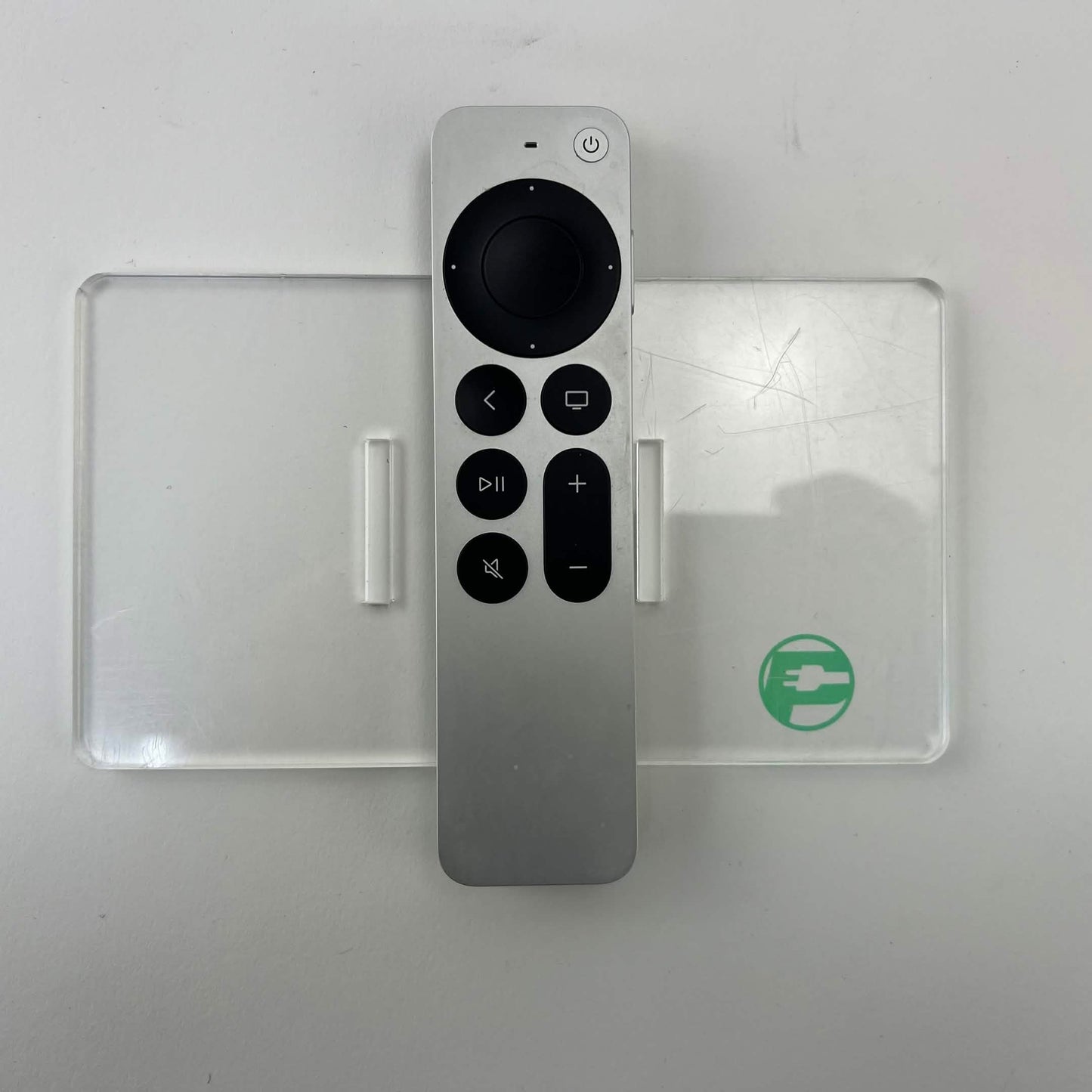 Apple TV 4K 1st Gen 32GB Digital HD Media Streamer MQD22LL/A WiFi + Ethernet