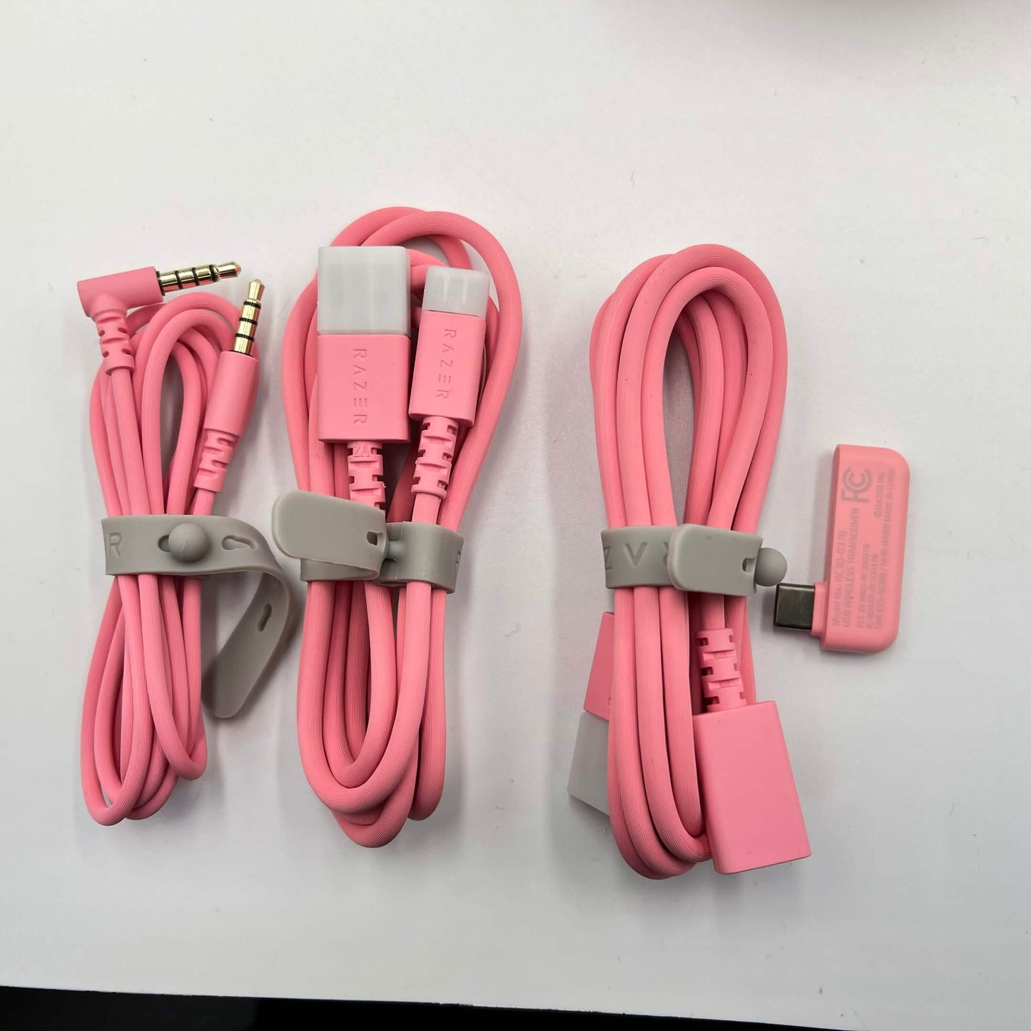 Razer Razer Barracuda X Quartz Over Ear Gaming Headset Pink RZ04-04430300-R3U1