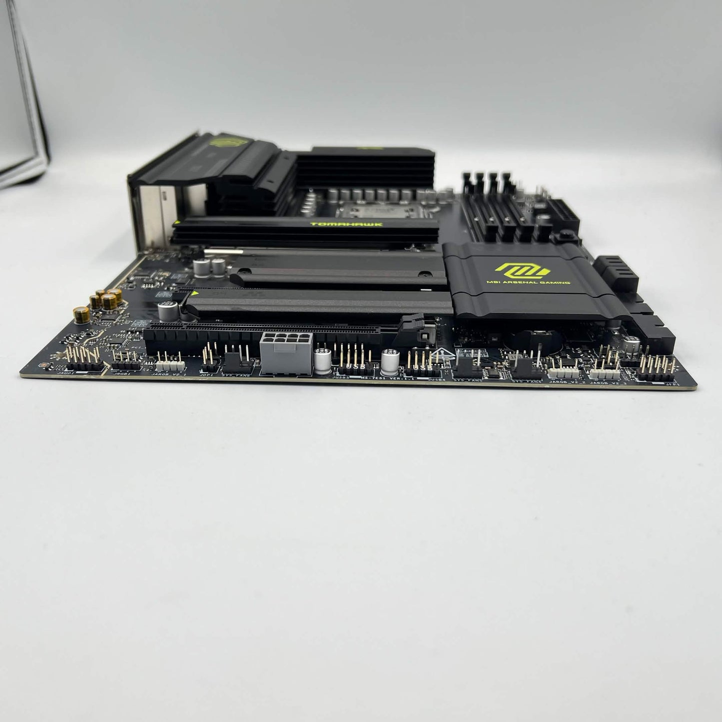 MSi MAG X870 TOMAHAWK WIFI AM5 AMD Ryzen 7 9800X3D 8 Core 4.70GHz ATX