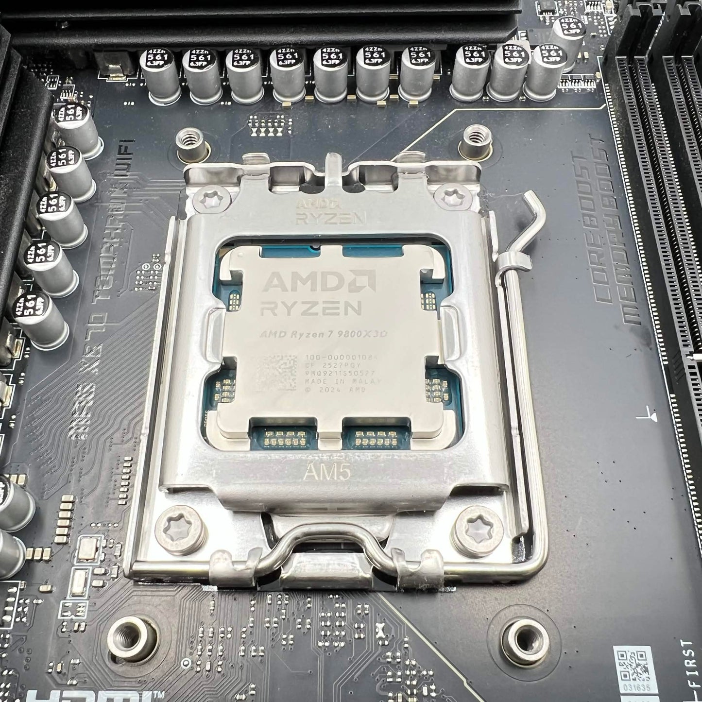 MSi MAG X870 TOMAHAWK WIFI AM5 AMD Ryzen 7 9800X3D 8 Core 4.70GHz ATX