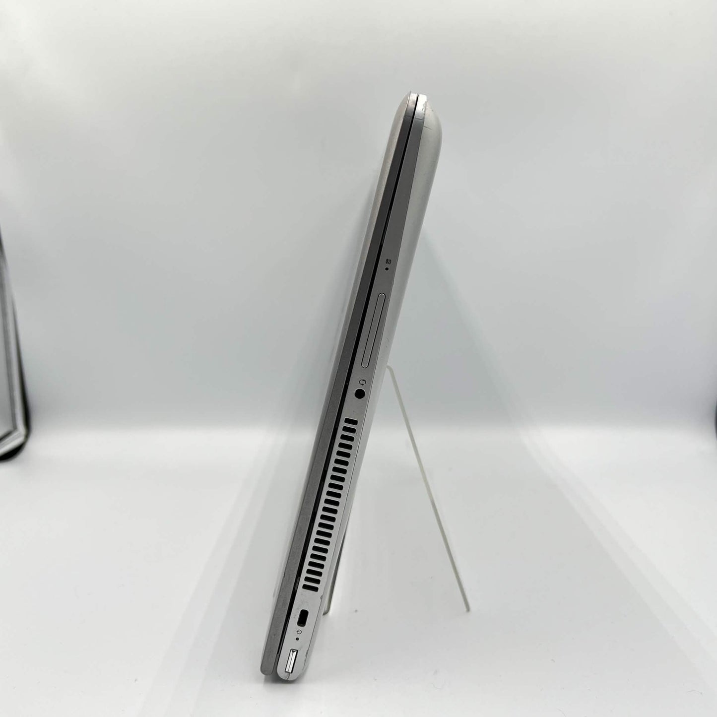 HP Pavilion x360 Silver 9560NGW Intel i5-8265U 1.6GHz 8GB RAM 128GB