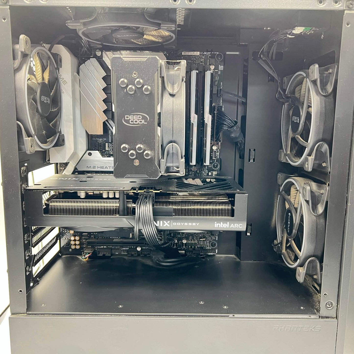 Phanteks Custom PC Ryzen 5 3600 3.60GHz 16GB RAM 1TB HDD Intel Arc B580
