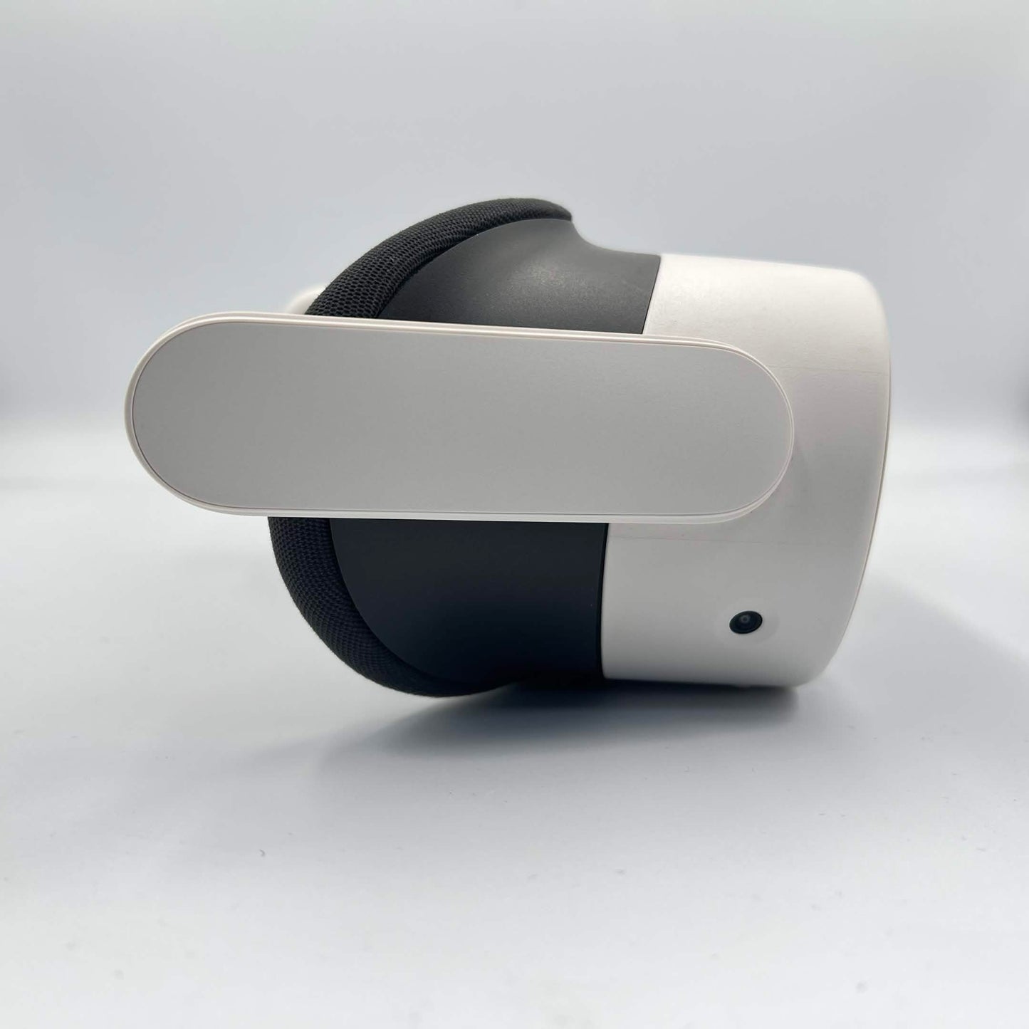 Meta Quest 3S 128GB Standalone All-in-One VR Headset P97