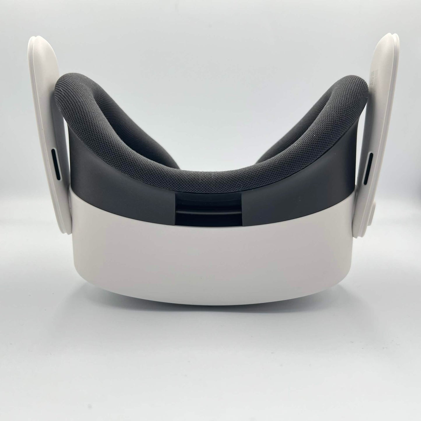 Meta Quest 3S 128GB Standalone All-in-One VR Headset P97