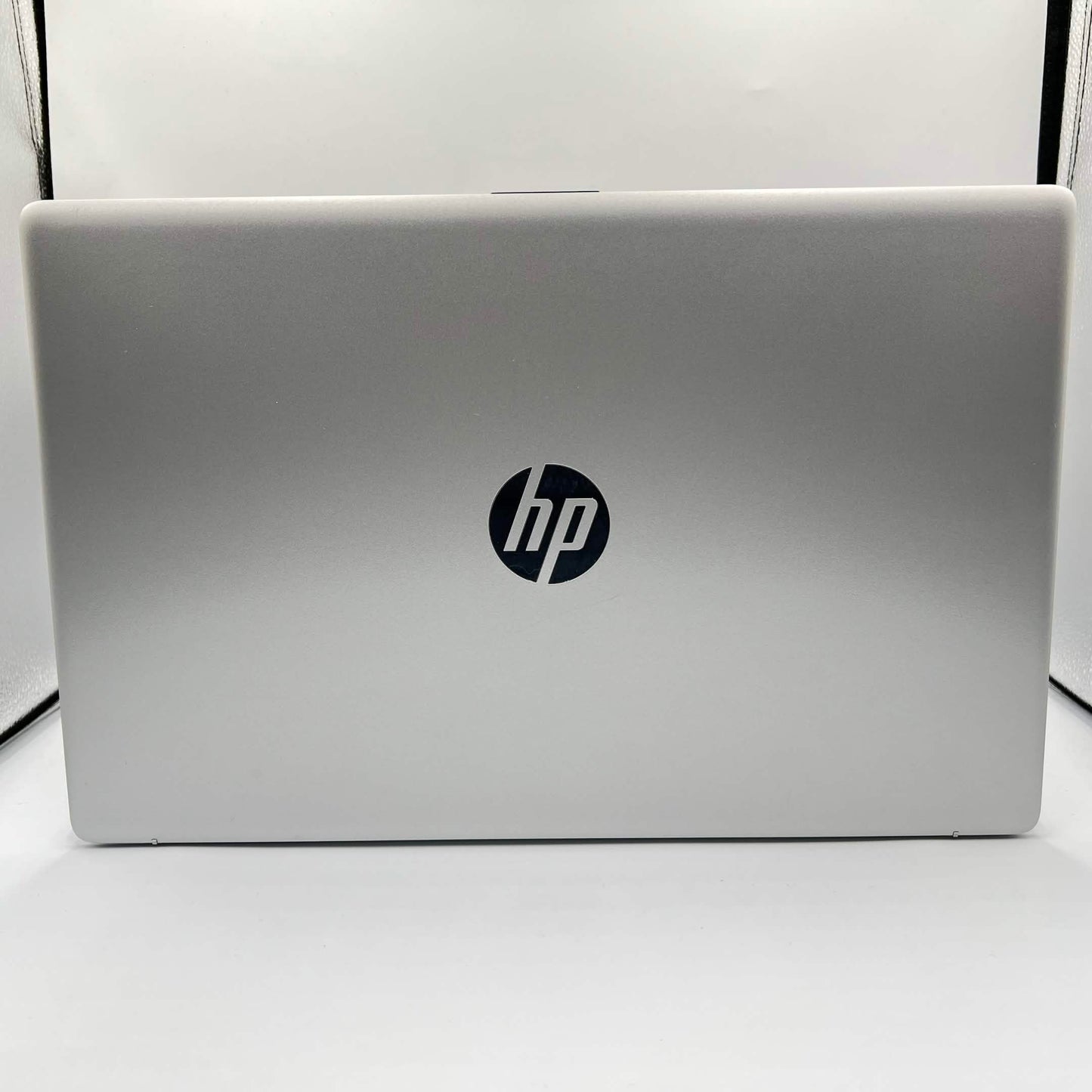 HP Laptop 17-CP2025DX 15.6" Ryzen 5 7520U 2.8GHz 8GB RAM 512GB SSD