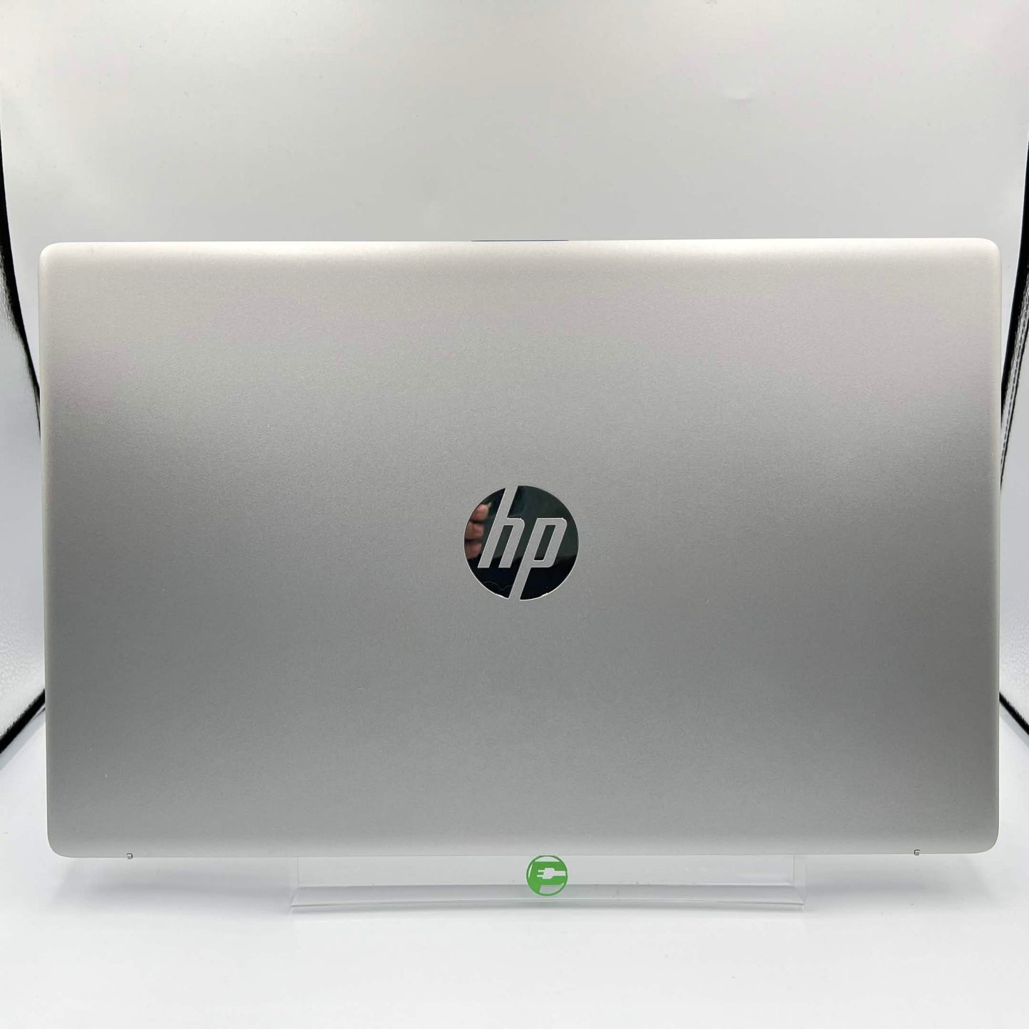 HP Laptop 17-CP2025DX 15.6" Ryzen 5 7520U 2.8GHz 8GB RAM 512GB SSD