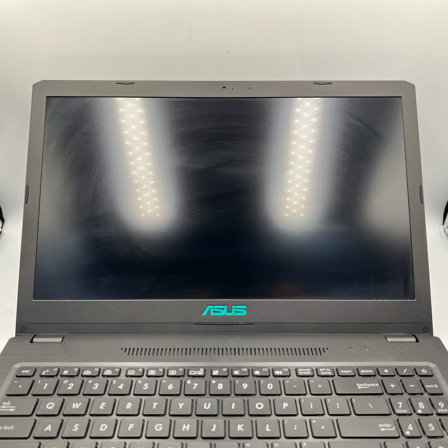 Asus Vivobook 15 K570U 15.6" i7-8550U 1.8GHz 16GB RAM 1TB HDD 256GB SSD GeForce GTX 1050