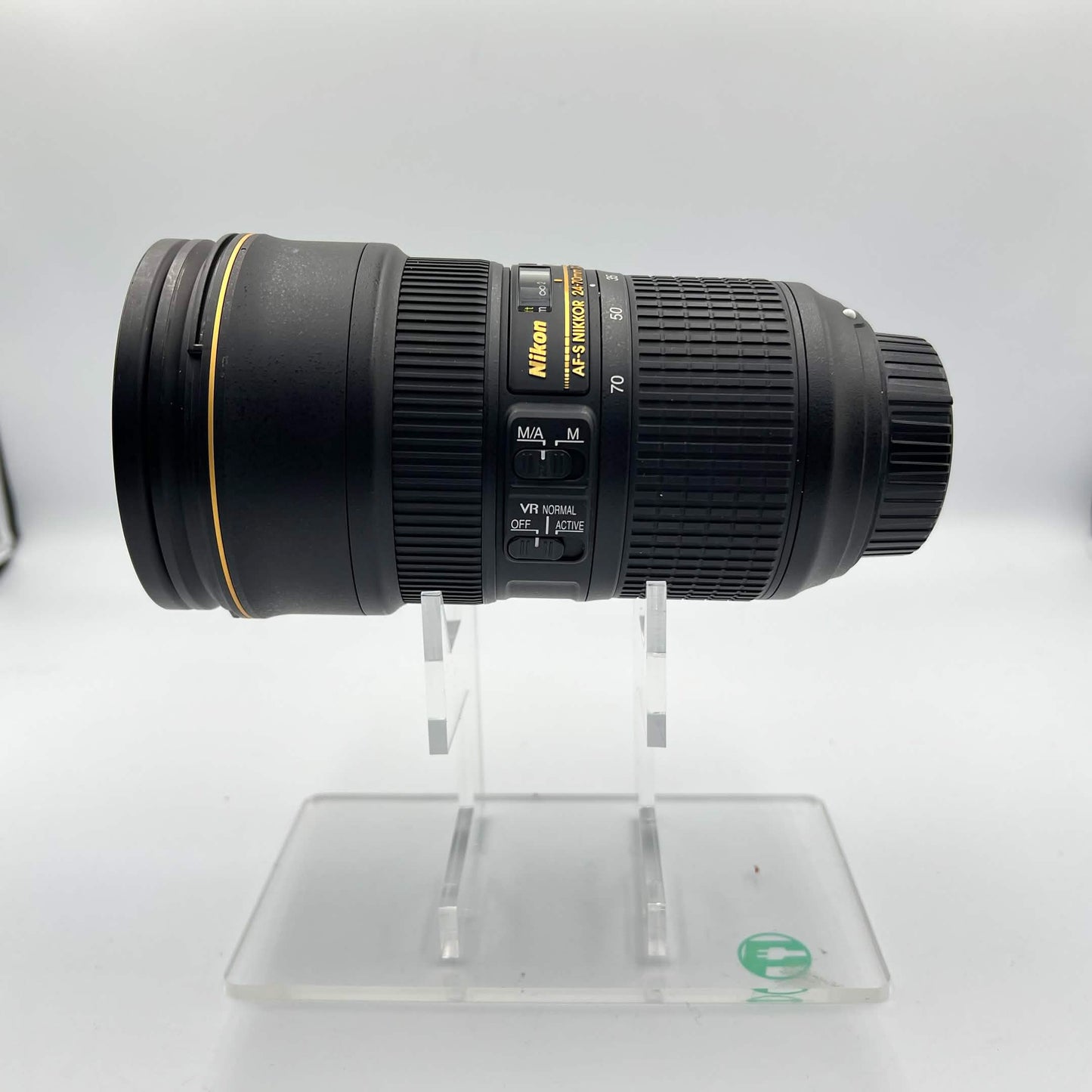 Nikon AF-S NIKKOR 24-70mm f/2.8 VR Auto & Manual Lens F