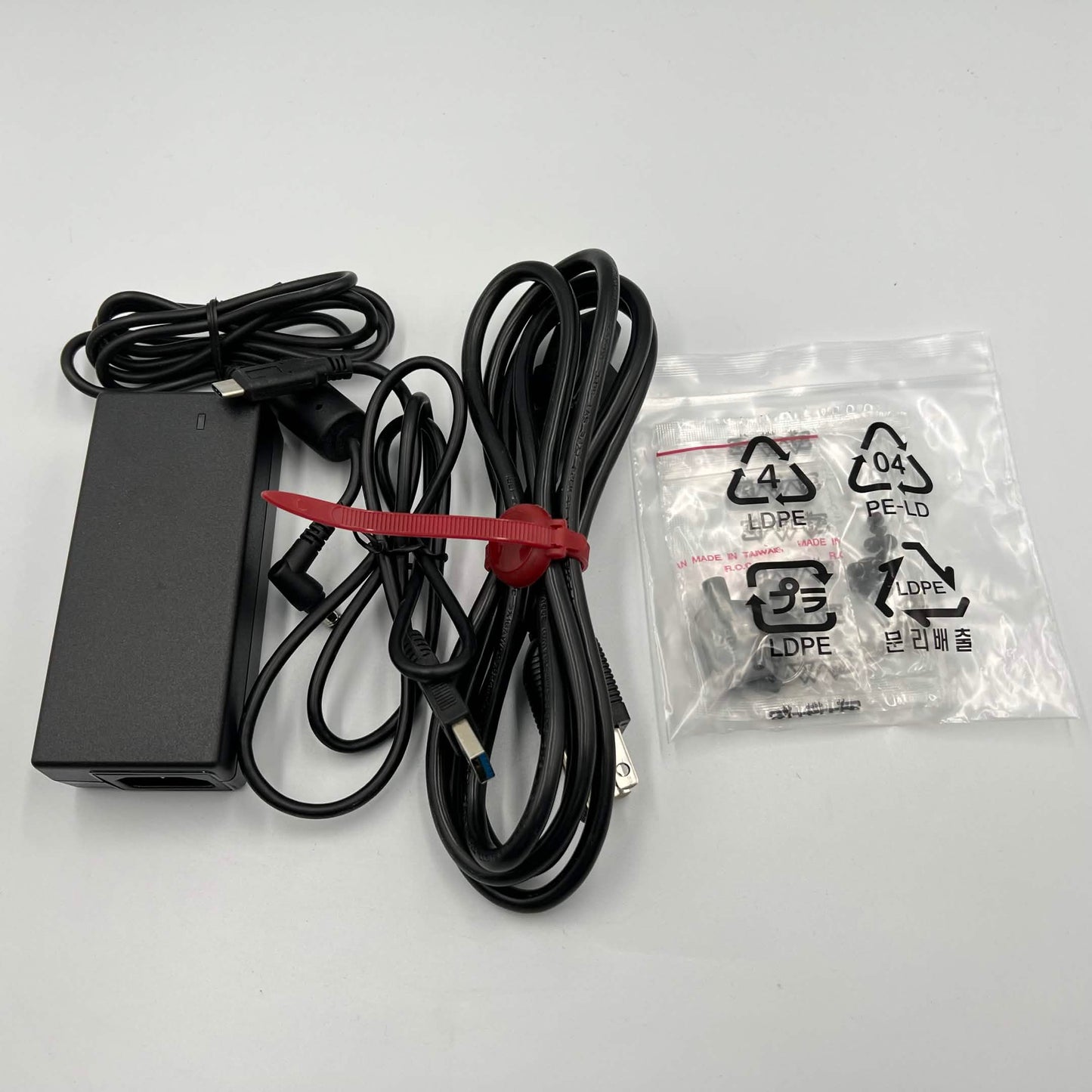 QNAP TR-004 4-bay USB Type-C hardware RAID enclosure TR-004-US
