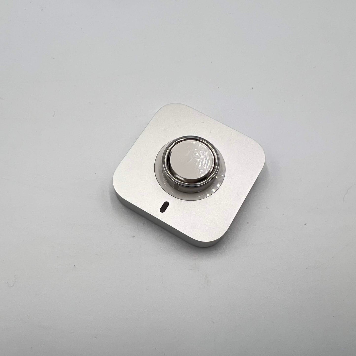Oura Ring 4 Size 8 Brushed Silver Ceramic Smart Ring  OURA-2602