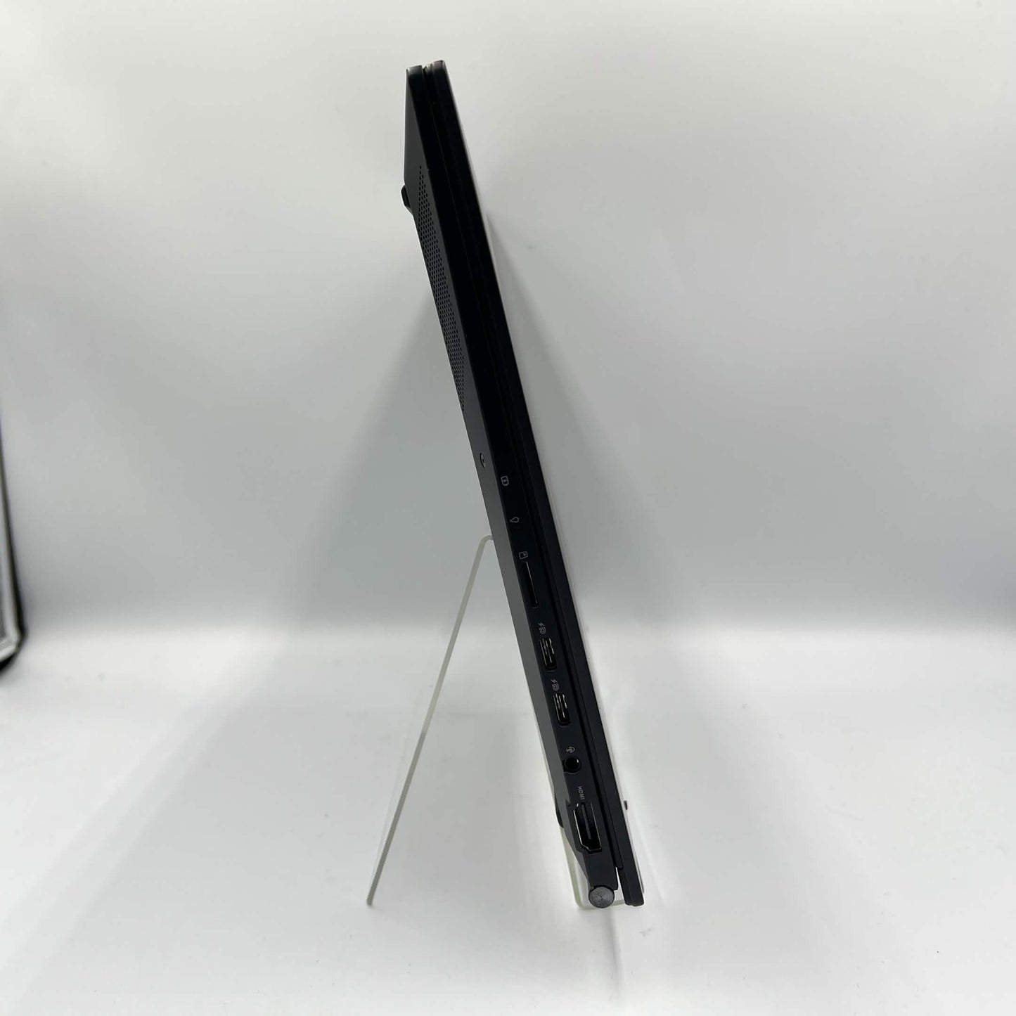 Asus Zenbook 14 OLED UM3420Y 14" Ryzen 5 7530U 2.0GHz 8GB RAM 256GB SSD