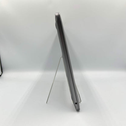 2020 Apple MacBook Pro 13.3" i5 1.4GHz 8GB RAM 256GB SSD Silver A2289