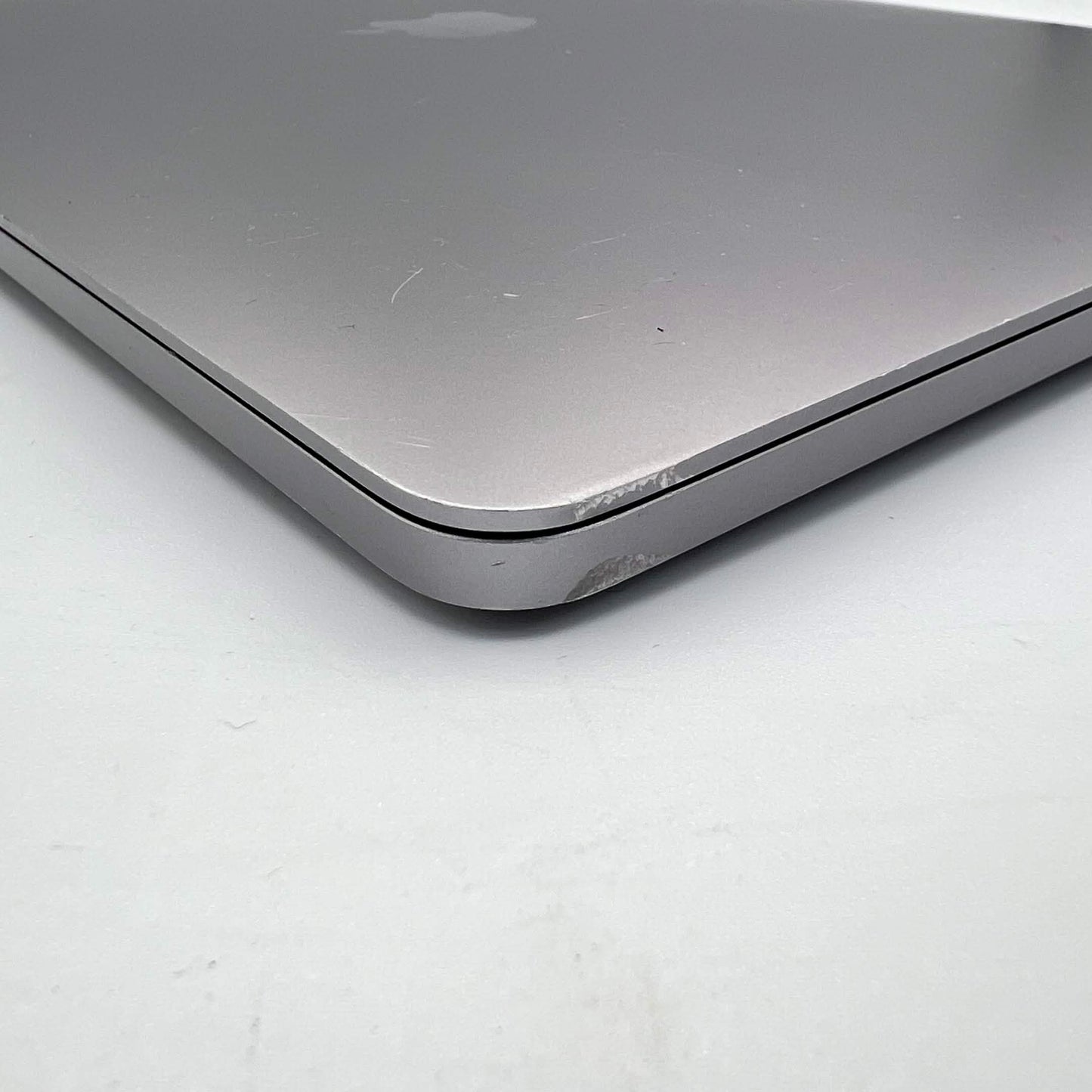 2020 Apple MacBook Pro 13.3" i5 1.4GHz 8GB RAM 256GB SSD Silver A2289