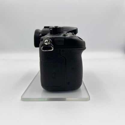 Panasonic Lumix GH4 DMC-GH4 16.5MP Micro Four Thirds 4/3 Mount Mirrorless Camera 6277 Shutter Count